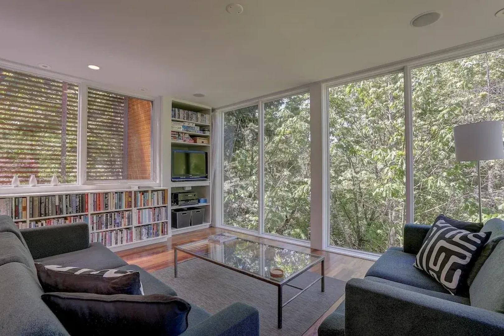 Neal Creek 2 Bedroom Home by RedAwning