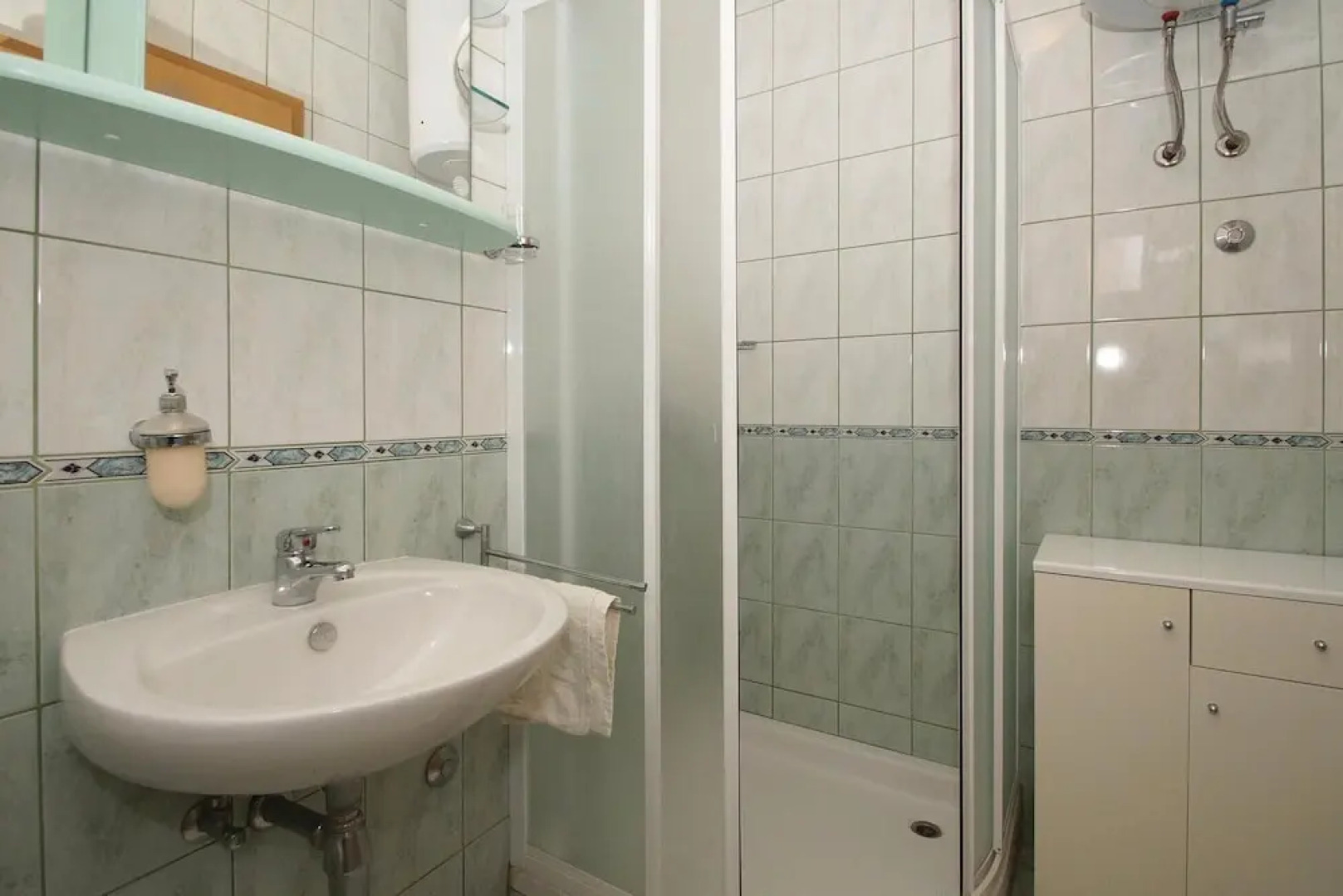 Awesome Home in Zastrazisce With Wifi and 2 Bedrooms