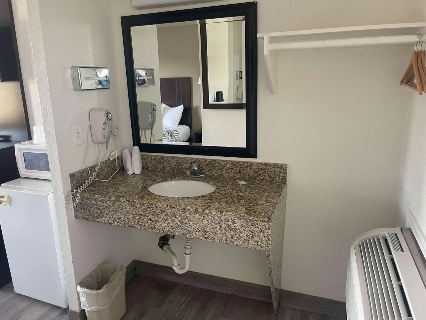 Motel 6 Hermison, OR - Umatila