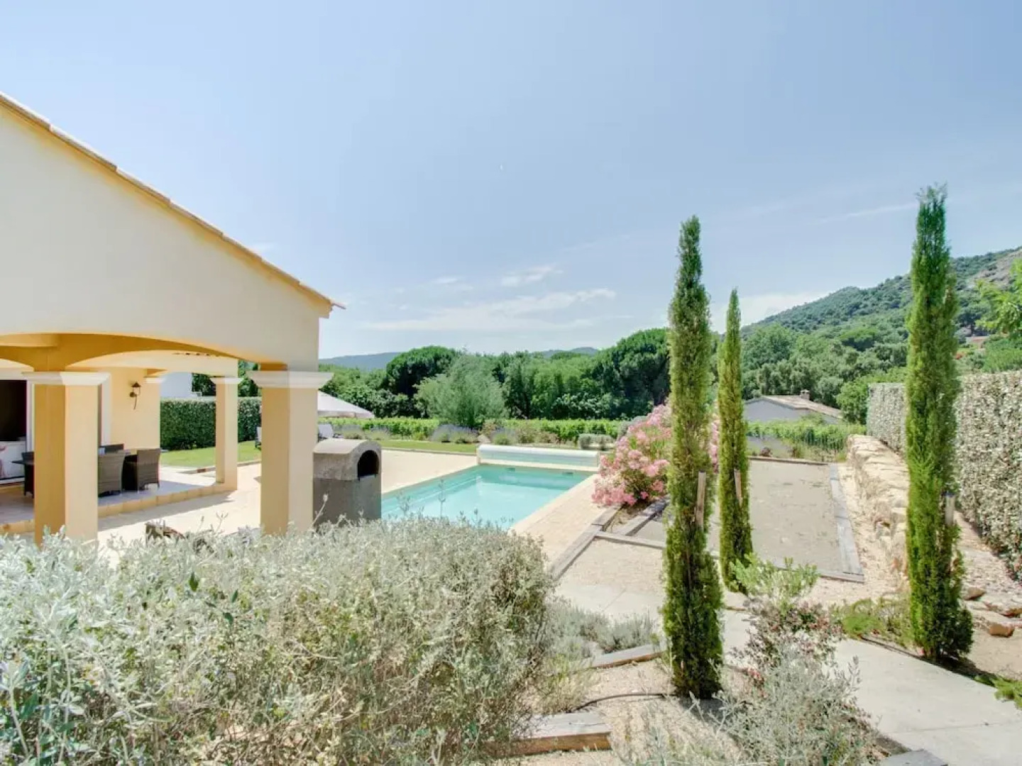 Luxurious Holiday Home in Le Plan-de-la-tour With Pool