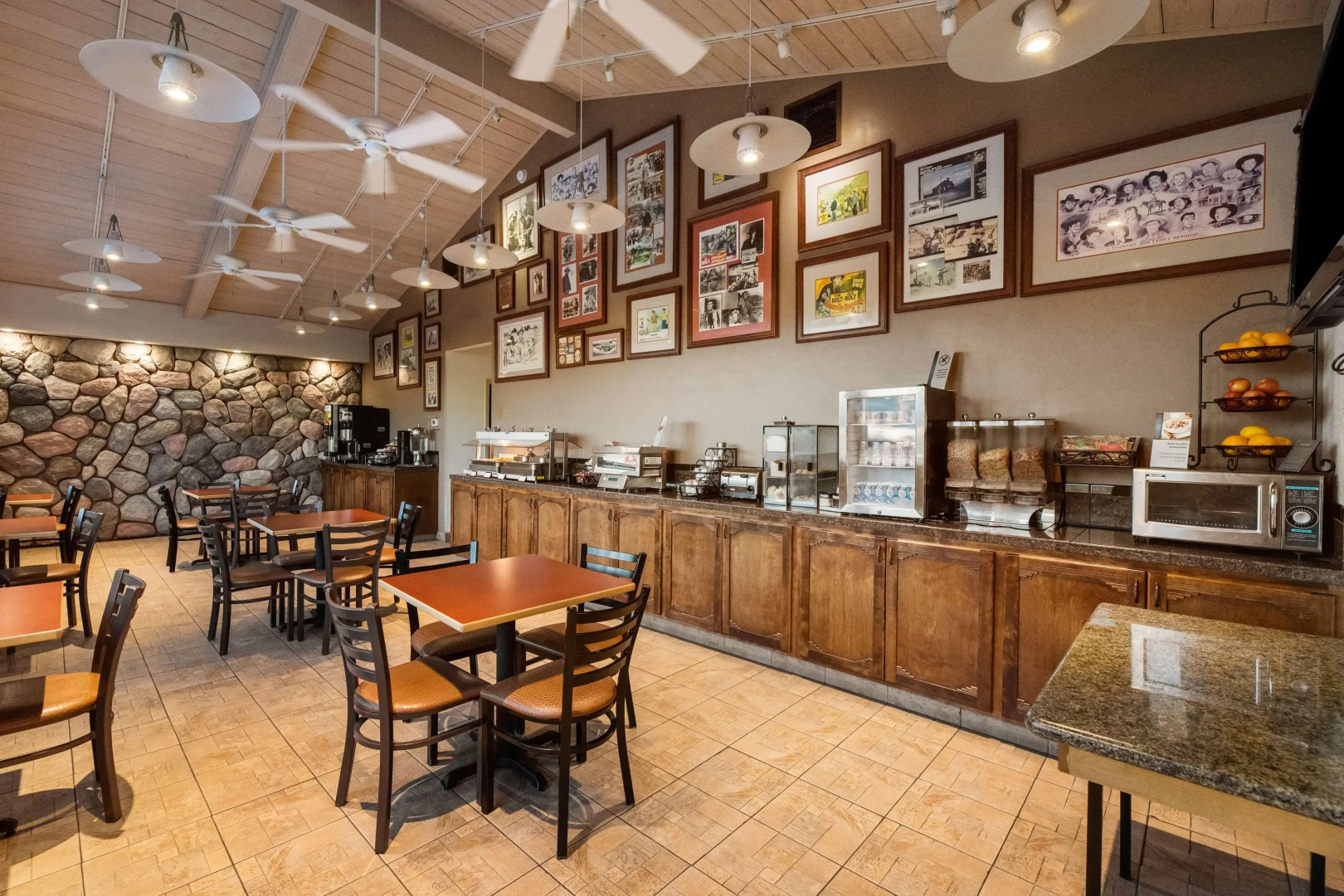 Best Western PLUS Frontier Motel