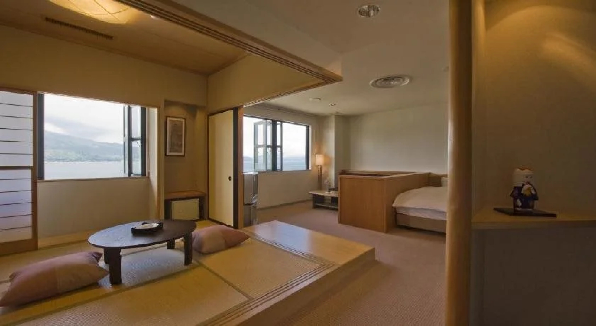 Fuji To Mizuumi No Yado Tagaogi