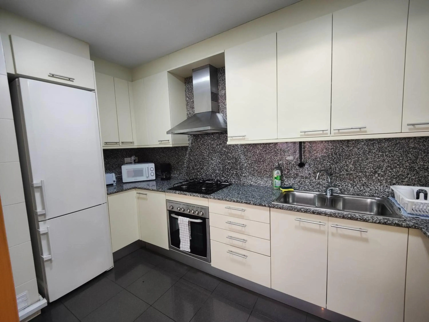 BADALONA BEACH APARTMENt