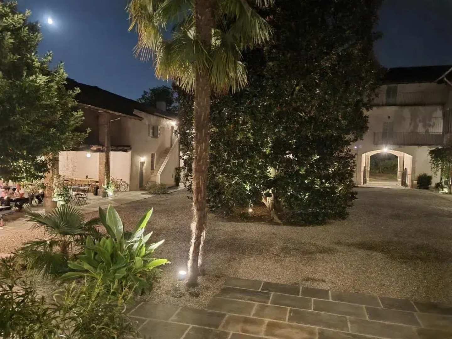 Dandelion Como Suites & Park