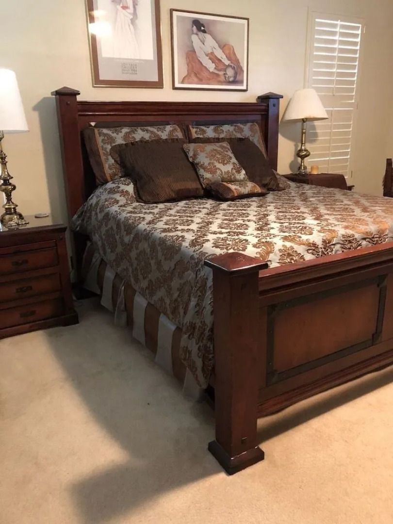 Twelve Oaks Hill Country Inn