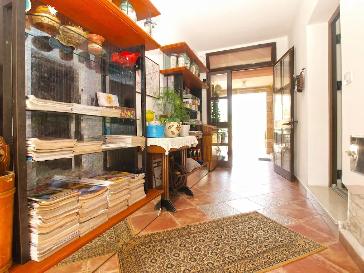 Apartment 64
