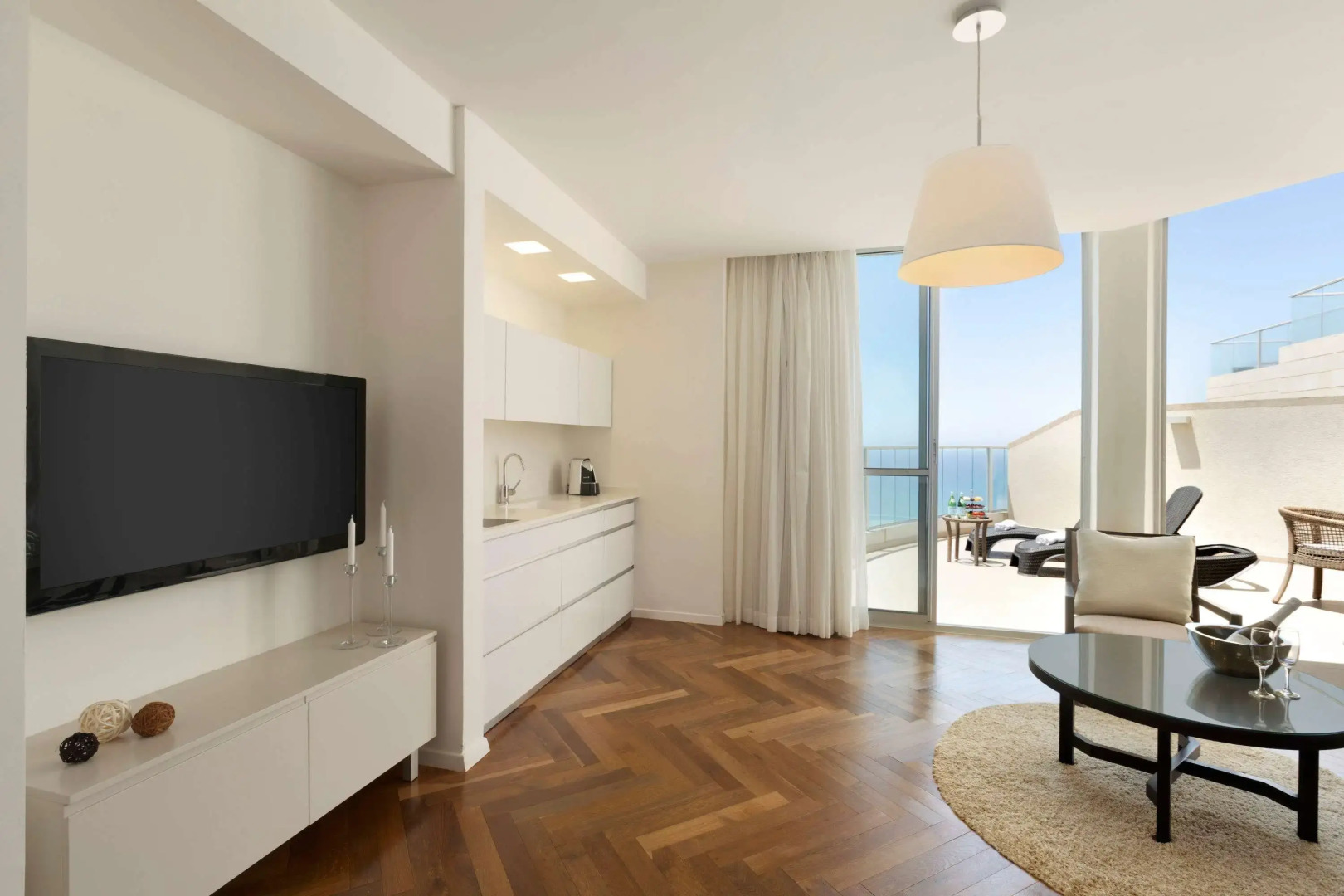 David's Harp Hotel and Suits