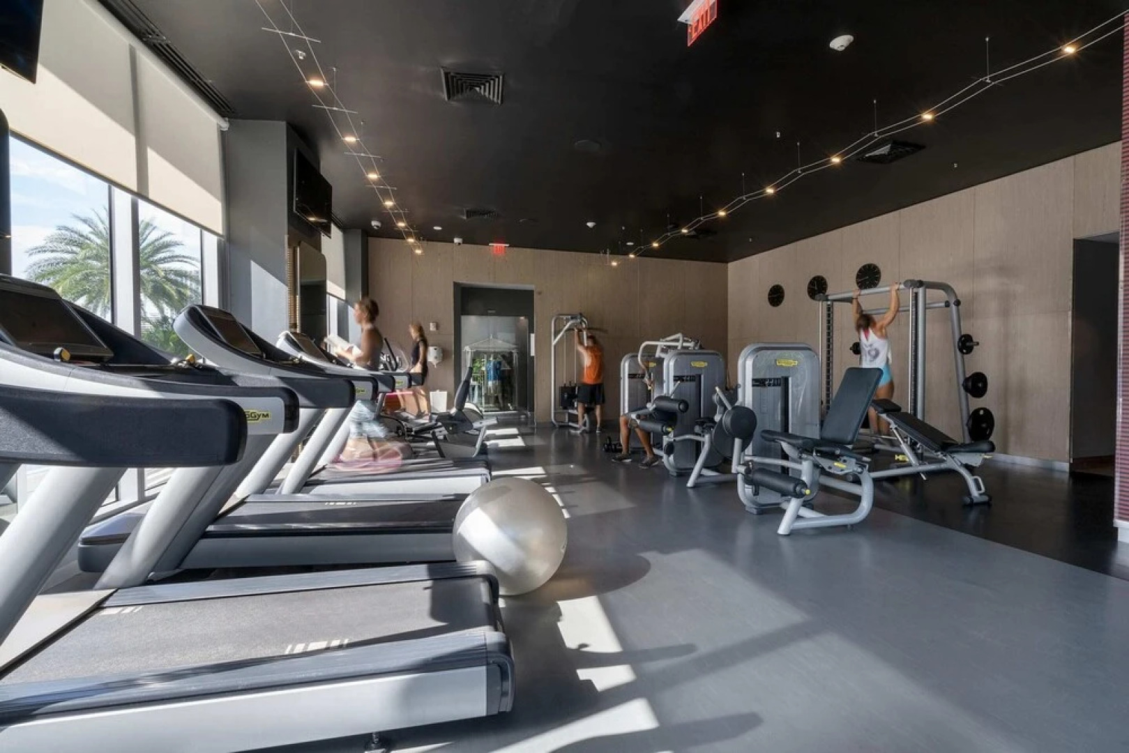 Beach Walk Resort Lux Apts by SV Rentals