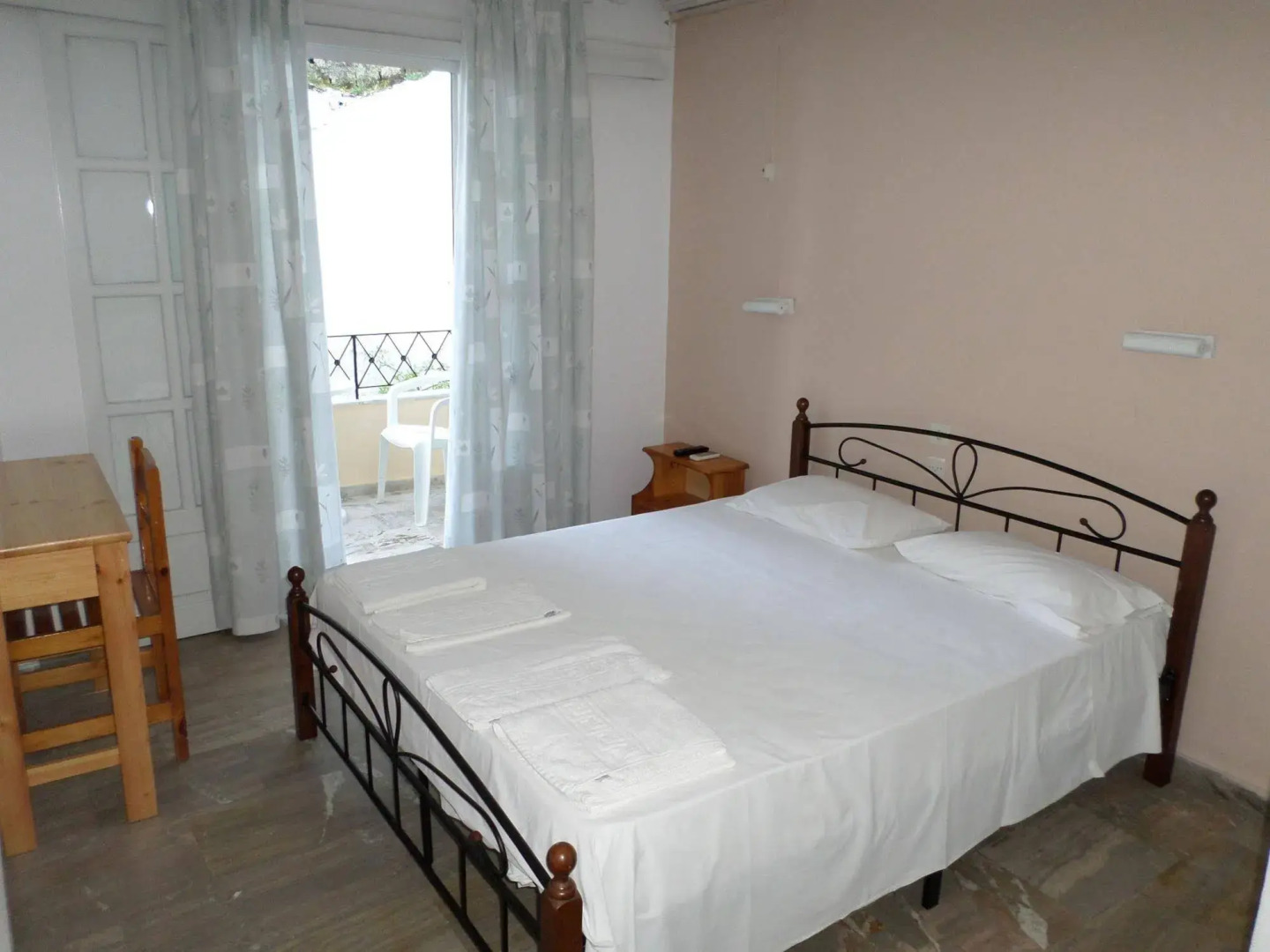 Rising Sun Apartments & Studios