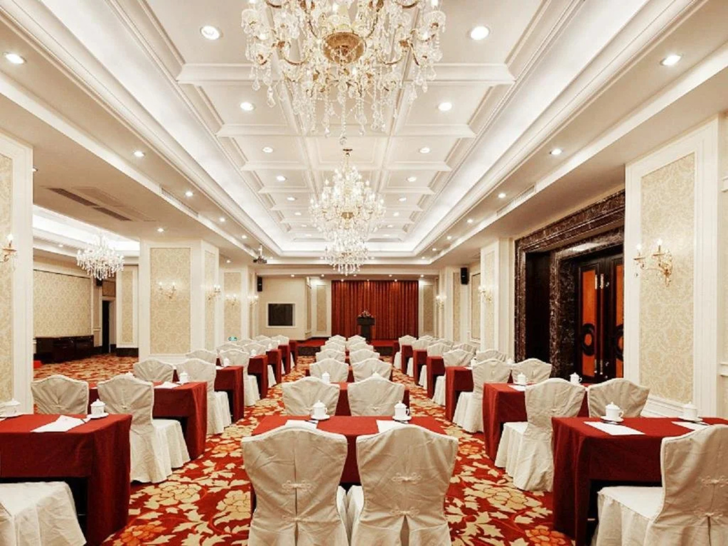 Golden Splendid Hotel Gynn