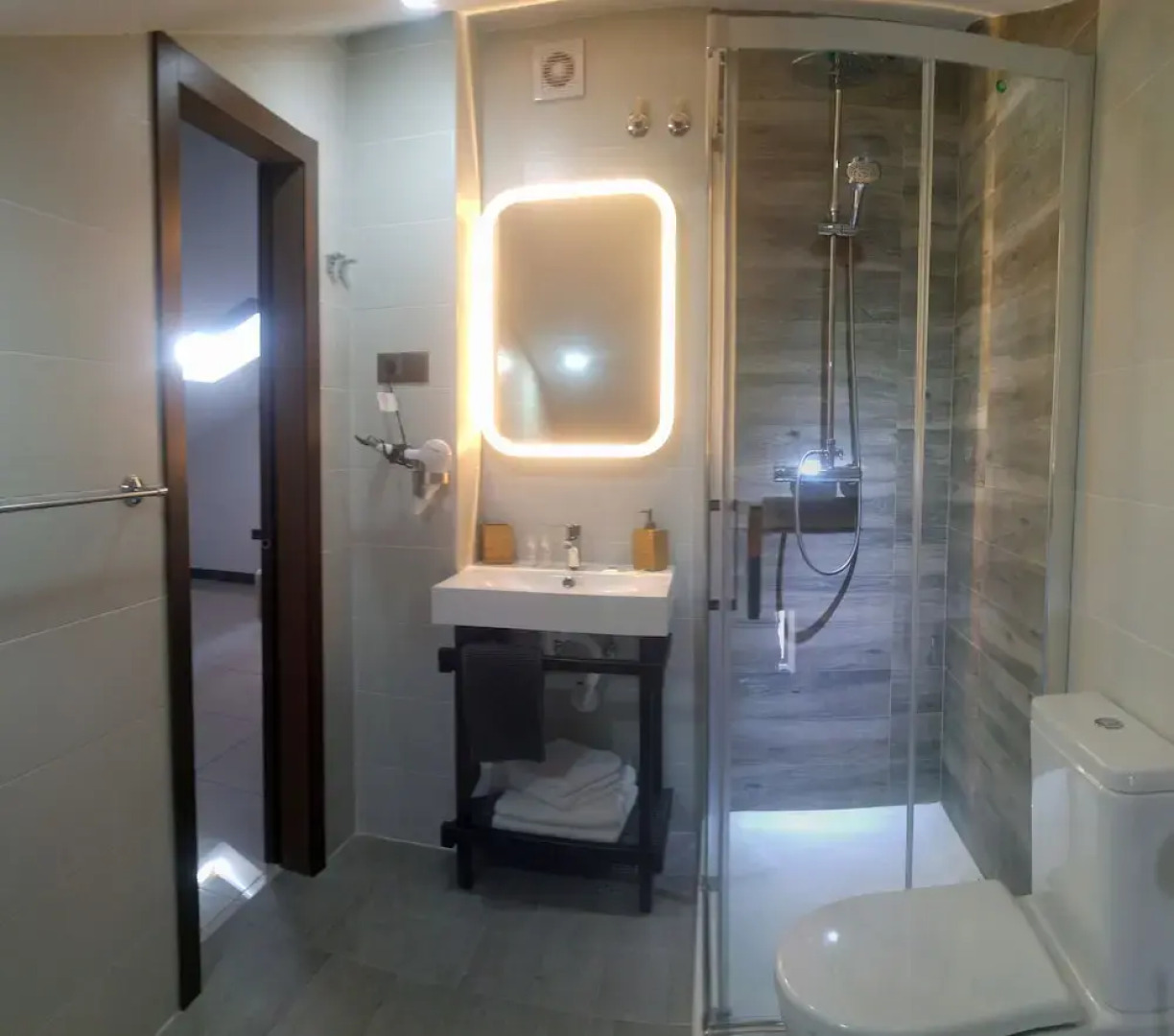 The Lights City Rooms