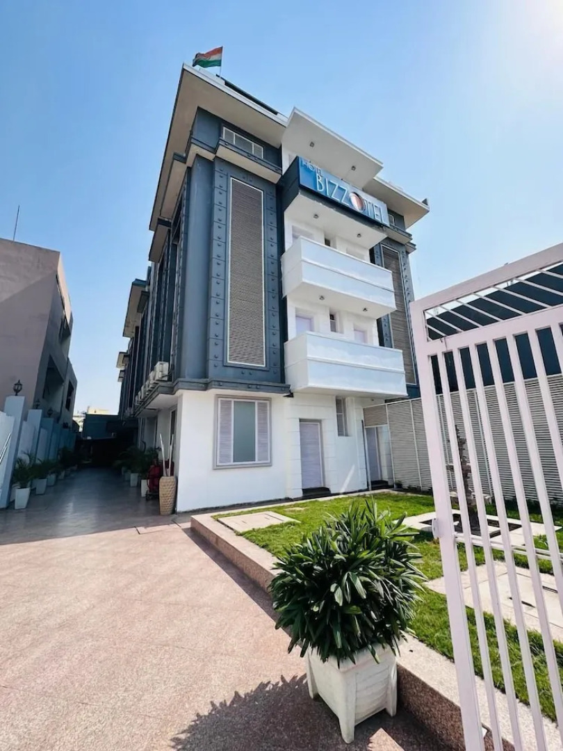 The Grand Hotel Bizzotel