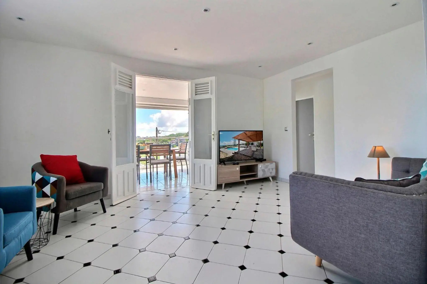 Villa Thomana, piscine, vue mer et plage à 100 m !