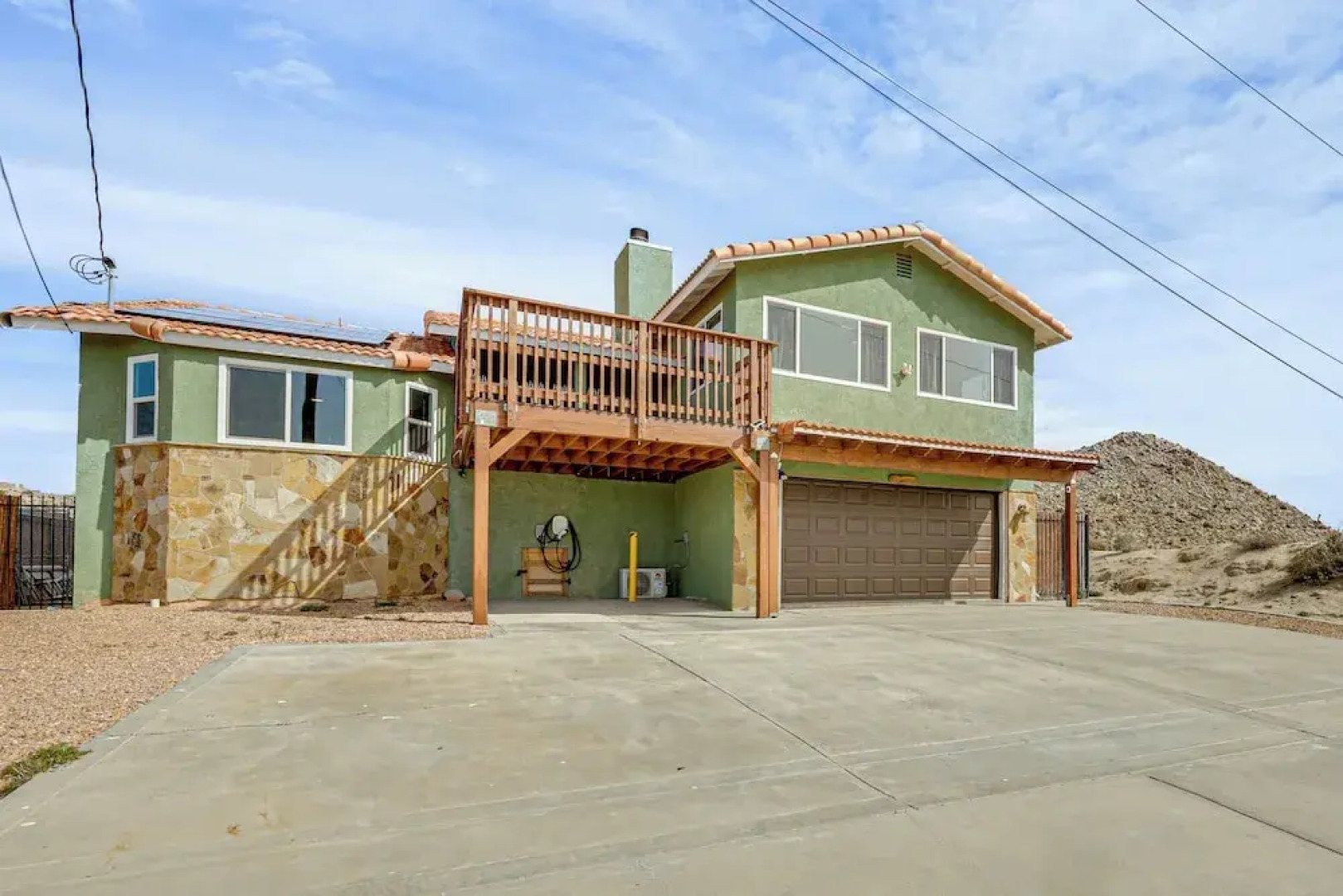 'the Maharaja Retreat' w/ Hot Tub & EV Charger!