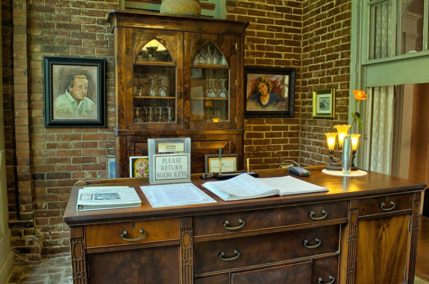 Corners Mansion Inn - A Bed & Breakfast