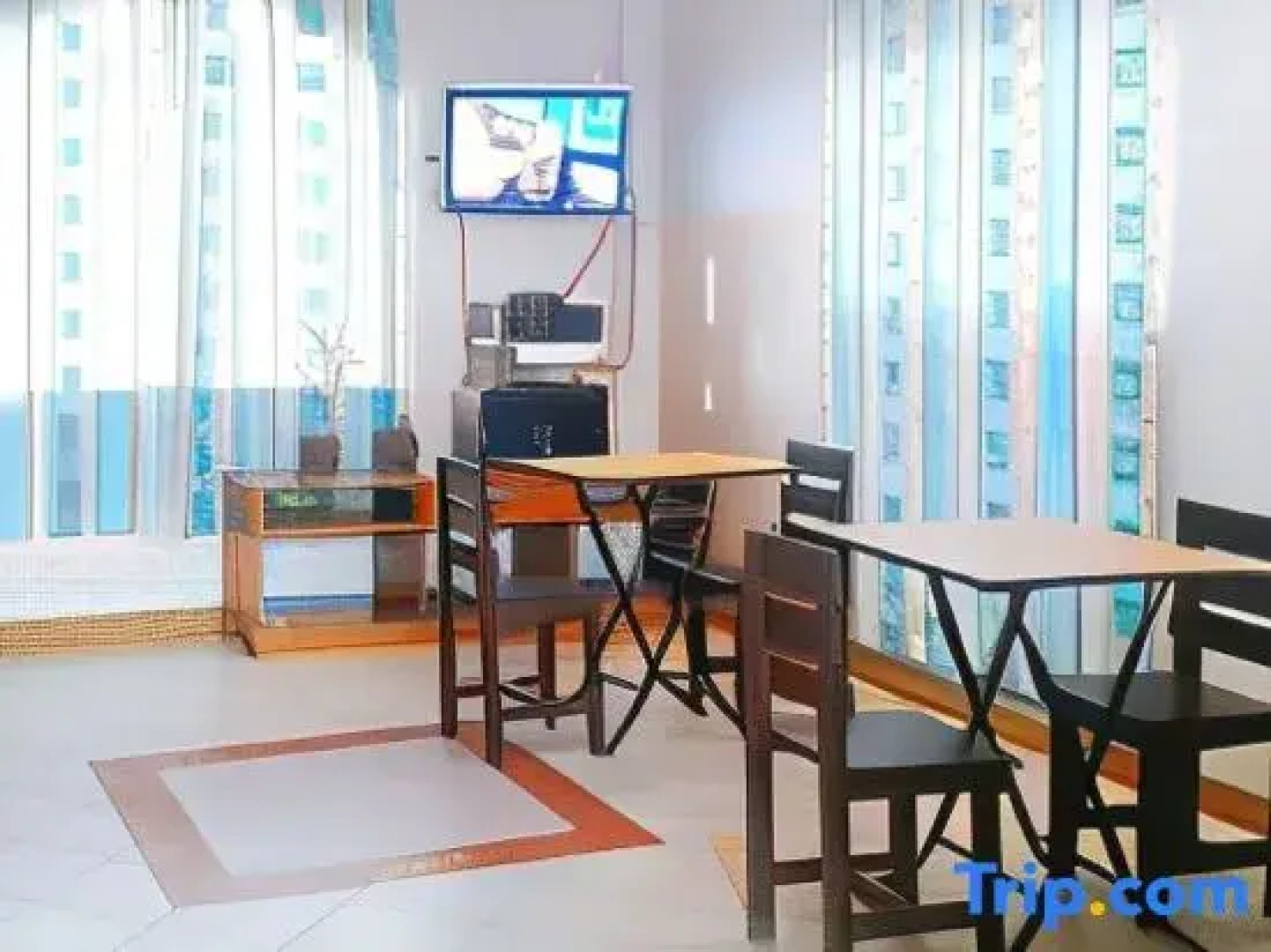 Reddoorz @ D'little Egg Hostel Pangasinan