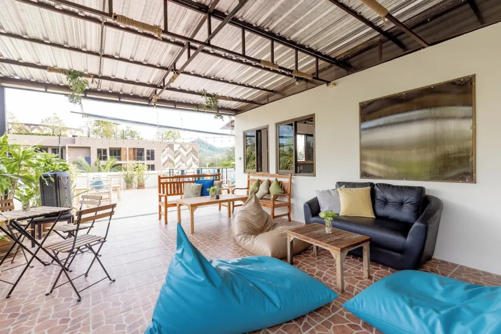 Club 22 Kamala Suites