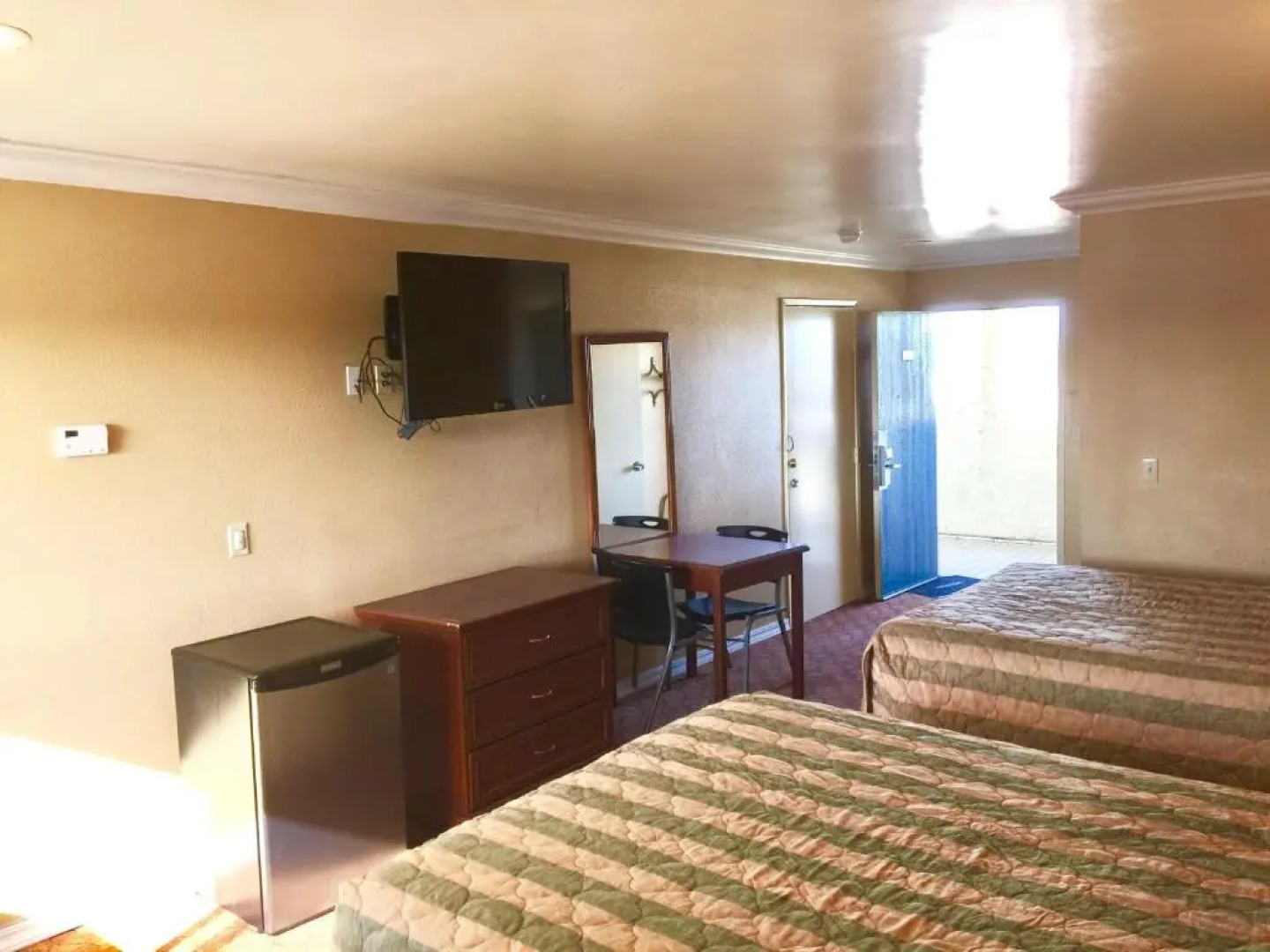 Bellflower Travel Inn