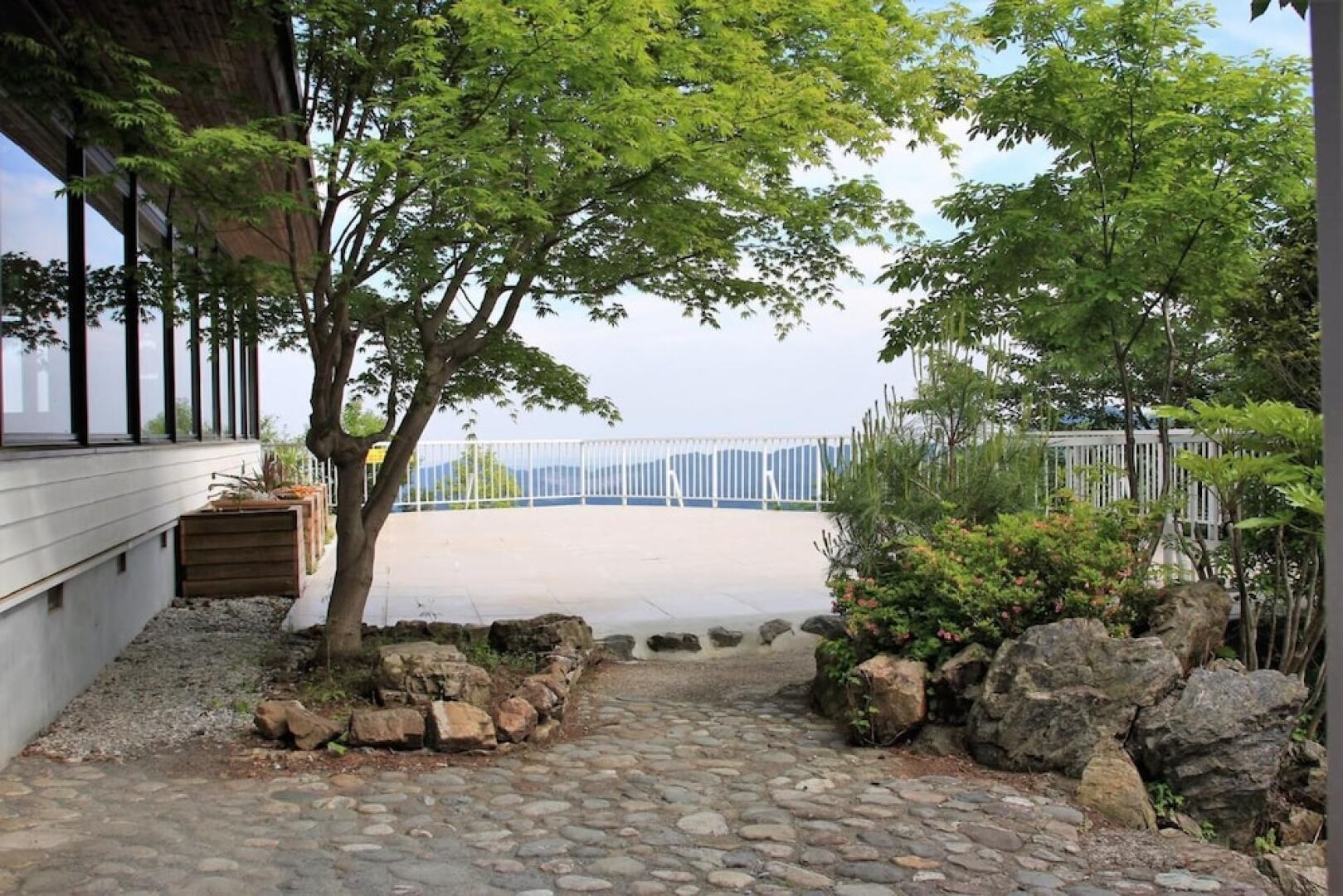 Shomarutoge Garden House