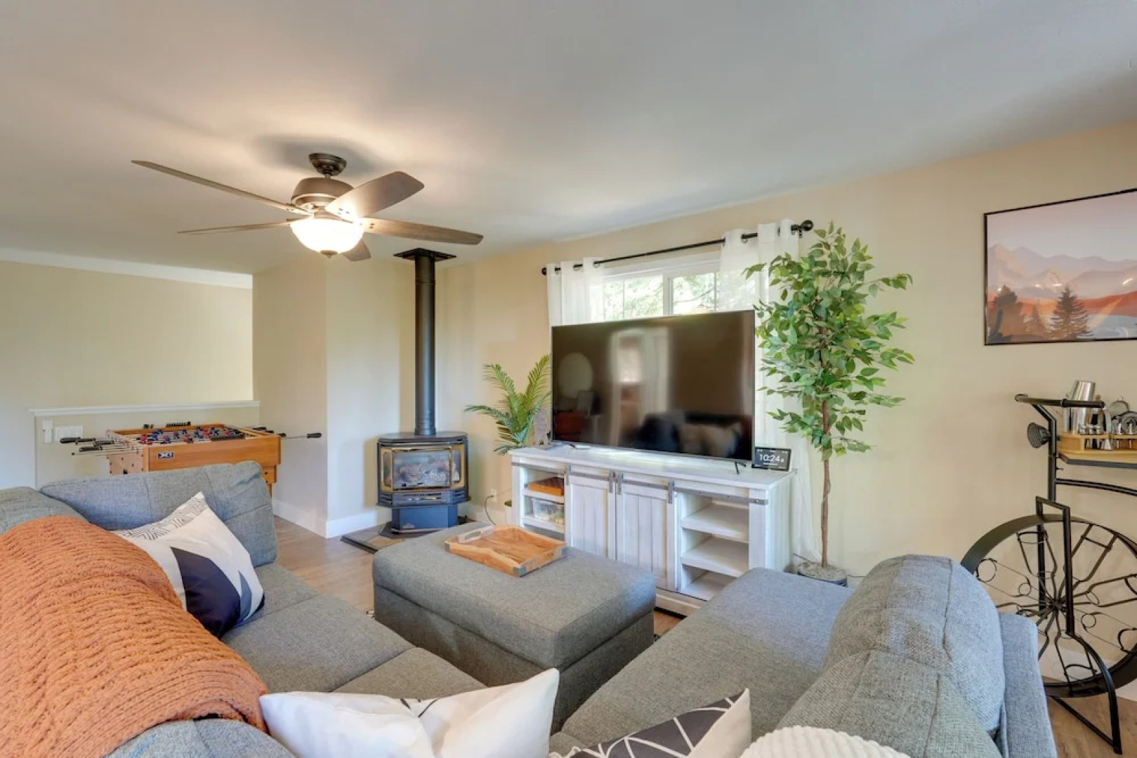 12 Mi to Apple Hill: Family-friendly Cabin Retreat