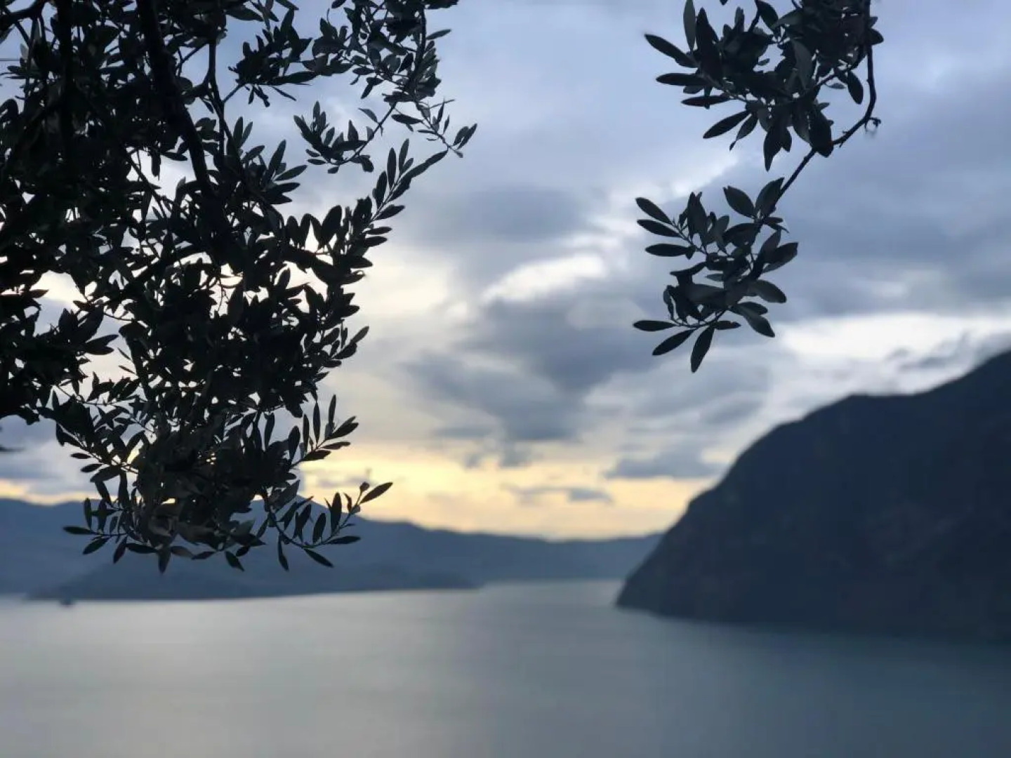 Appartamento con vista sul lago di Iseo e piscina