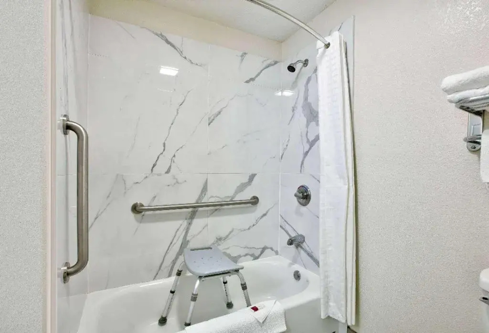 Super 8 by Wyndham Palestine TX