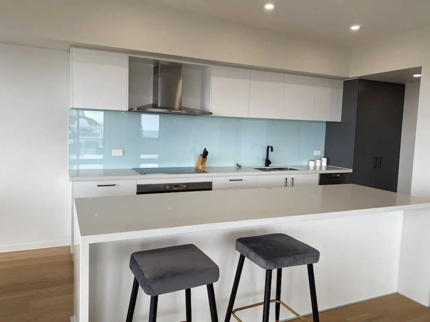 Hedge Apartments by CLLIX