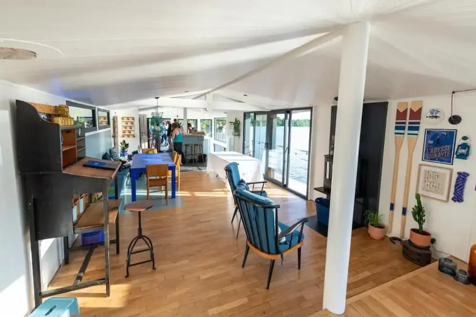 Péniche Carpe Diem La Rivière House