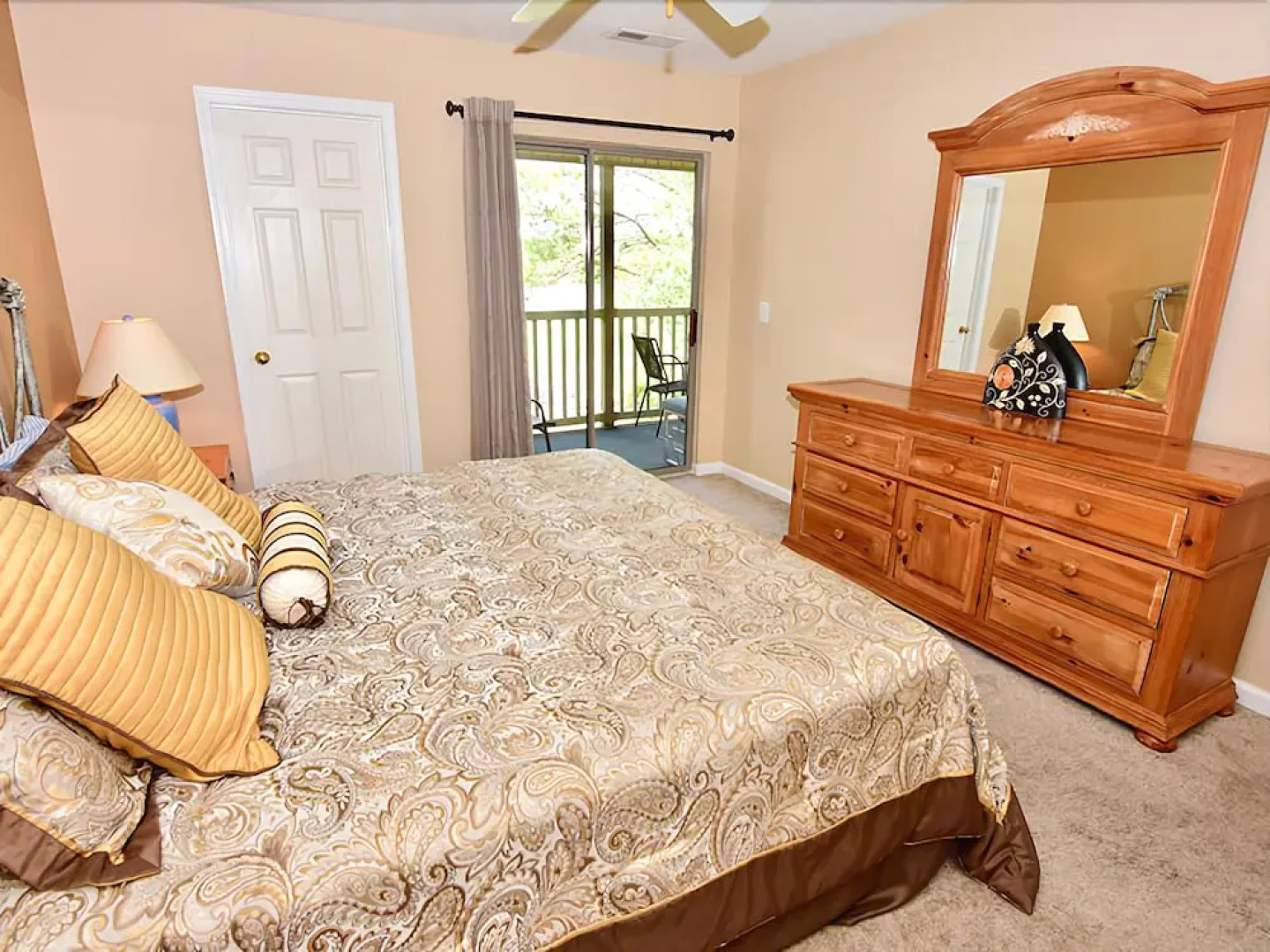 #19h L/O True Blue 2 Bedrooms 2 Bathrooms Condo