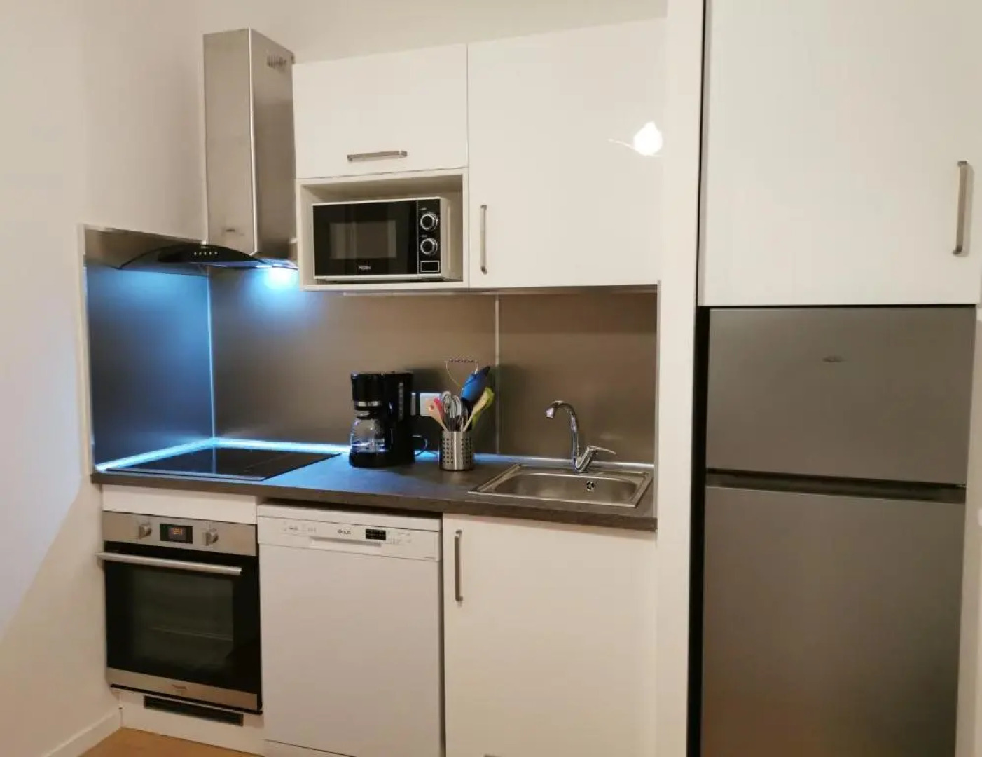 MAGNIFIQUES , T2 ou Studio, dans village de montagne Face aux Thermes