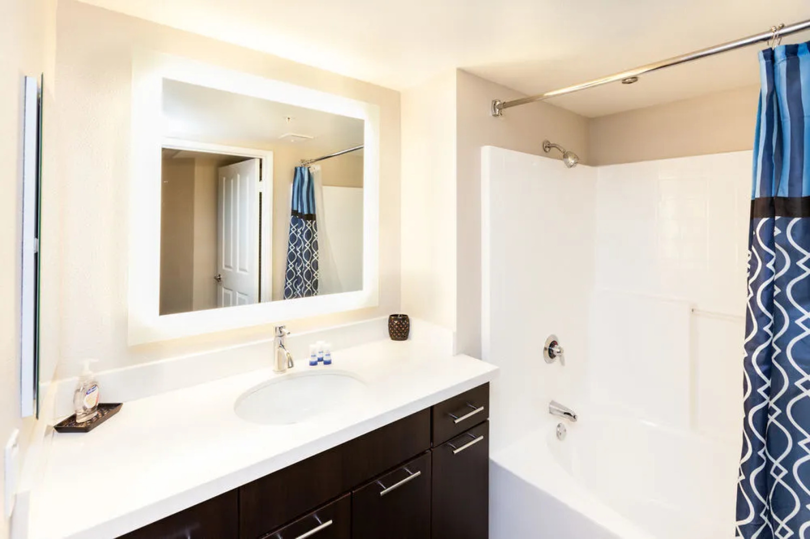 Corporate Suites Santa Monica Center