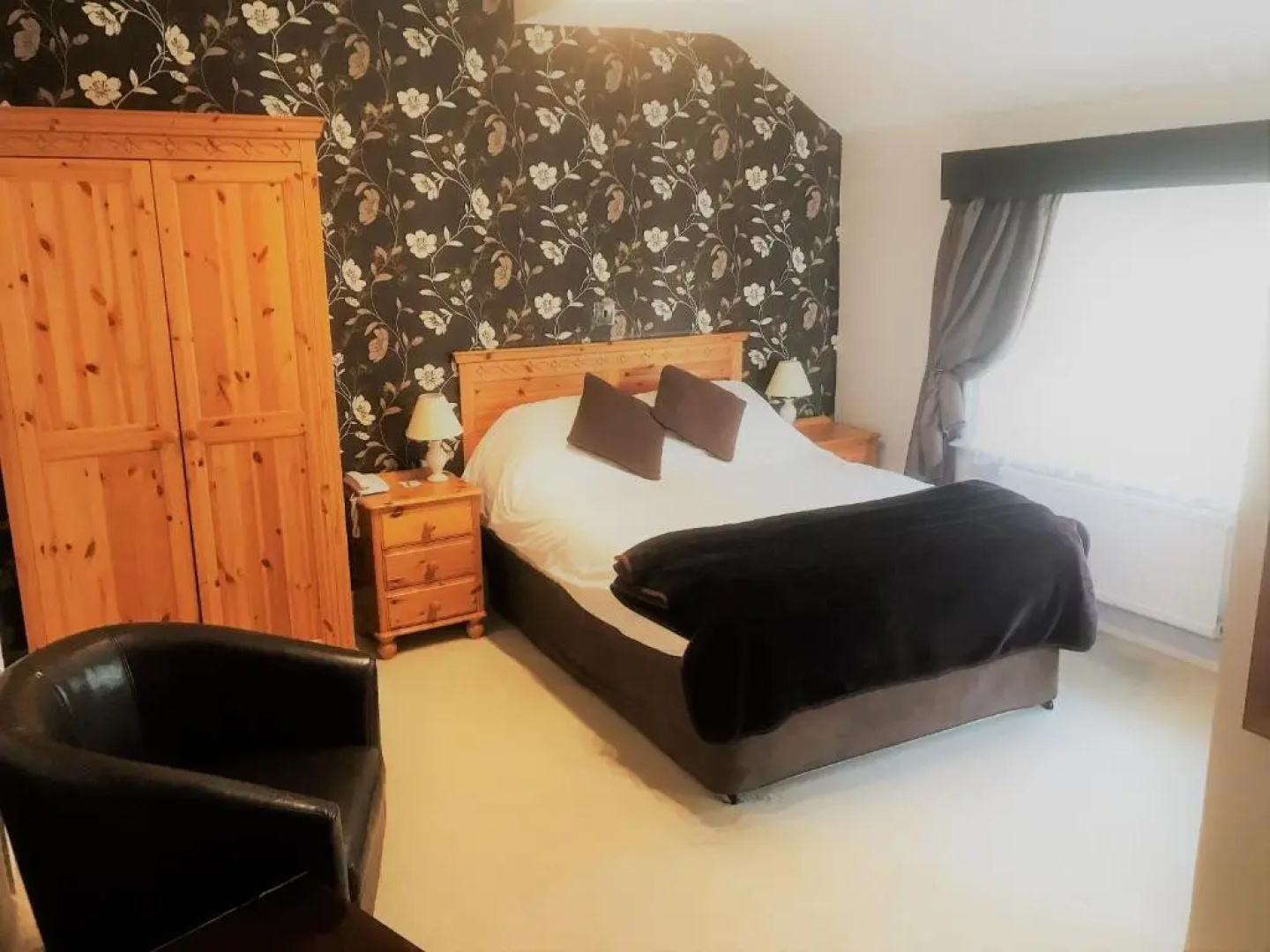 Craig-y-Dderwen Riverside Hotel