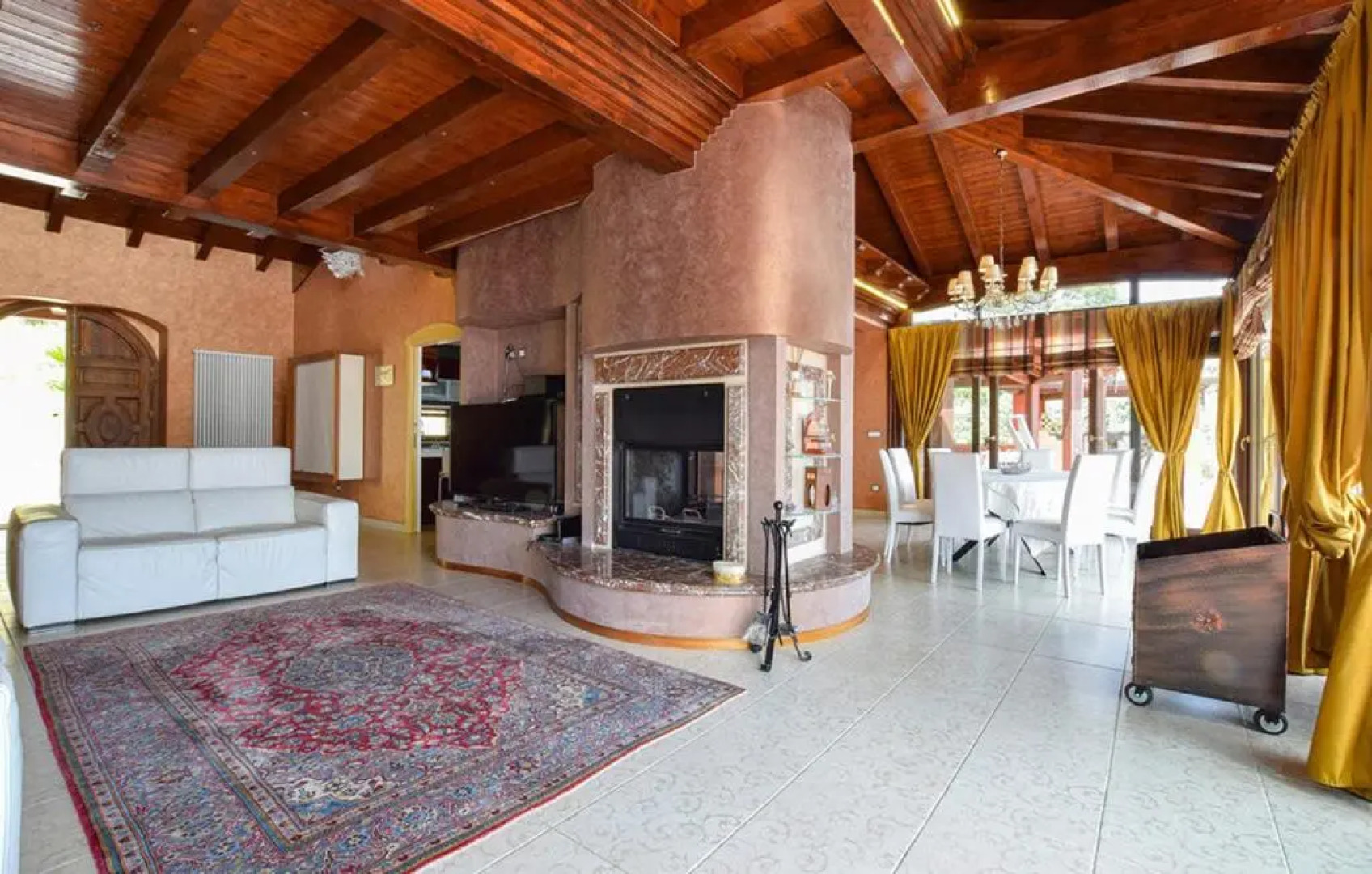 Villa Rosaria con spa e piscina interna