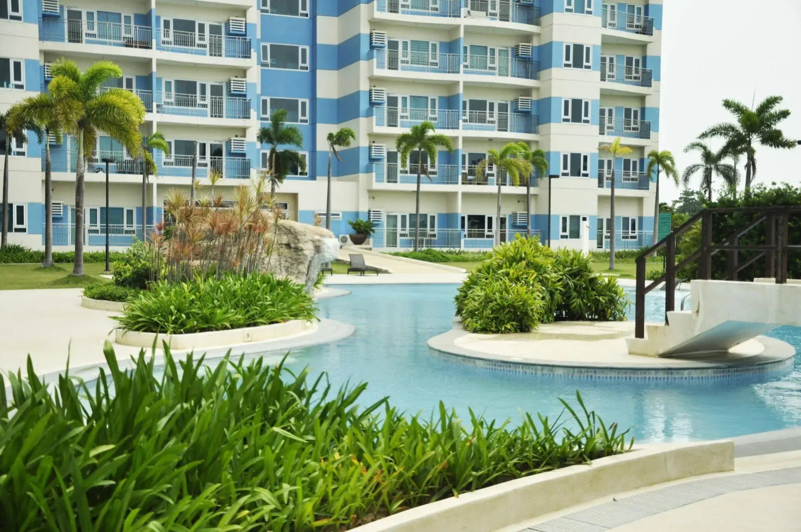 Mactan Seaside Apartments