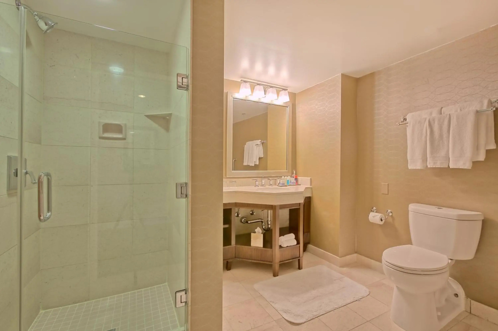 Omni Los Angeles Hotel at California Plaza