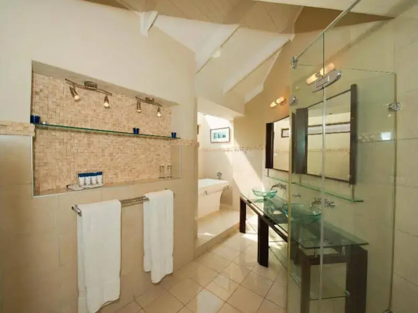 Protea Hotel Burning Shore