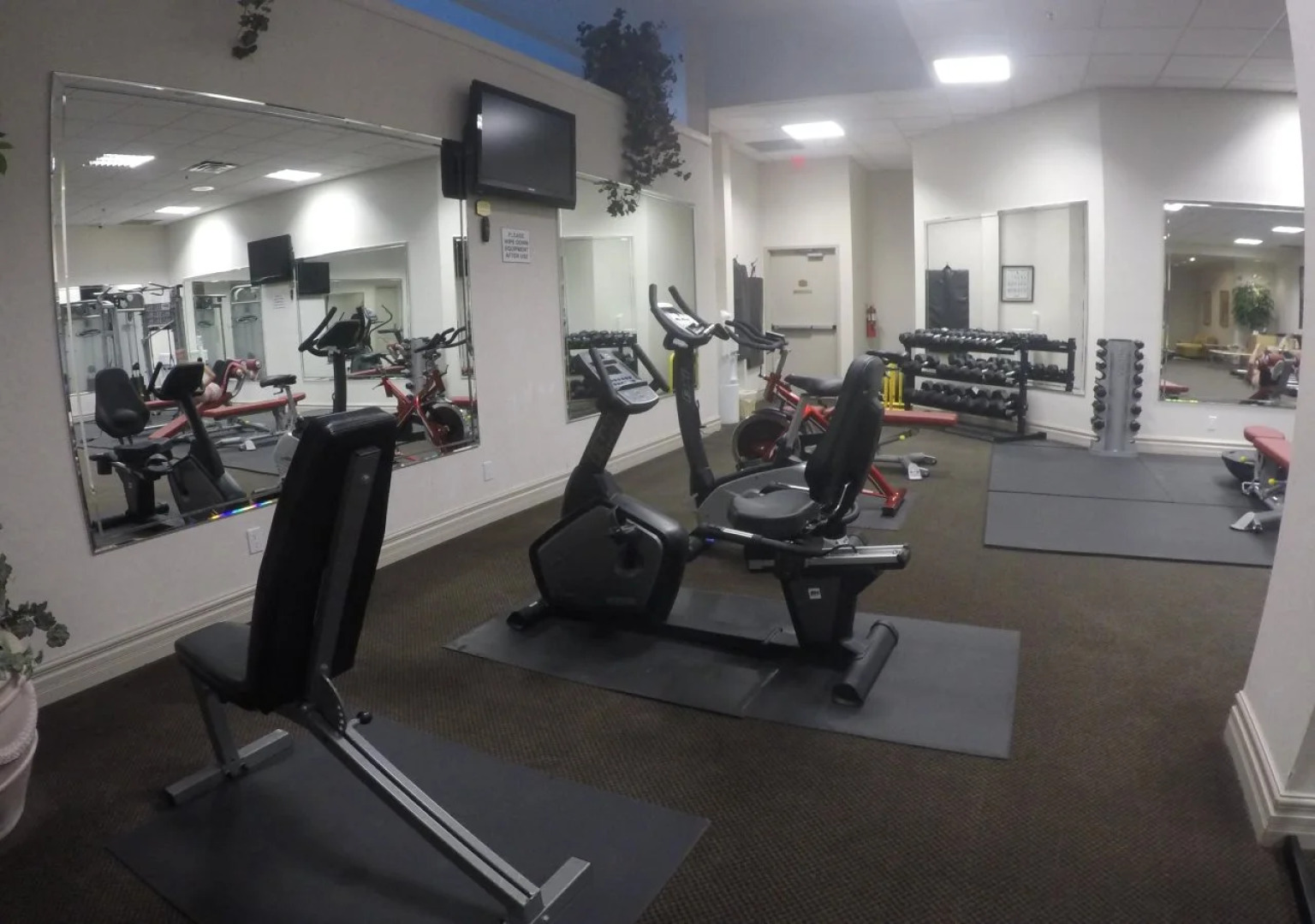 Grand Hotel & Suites