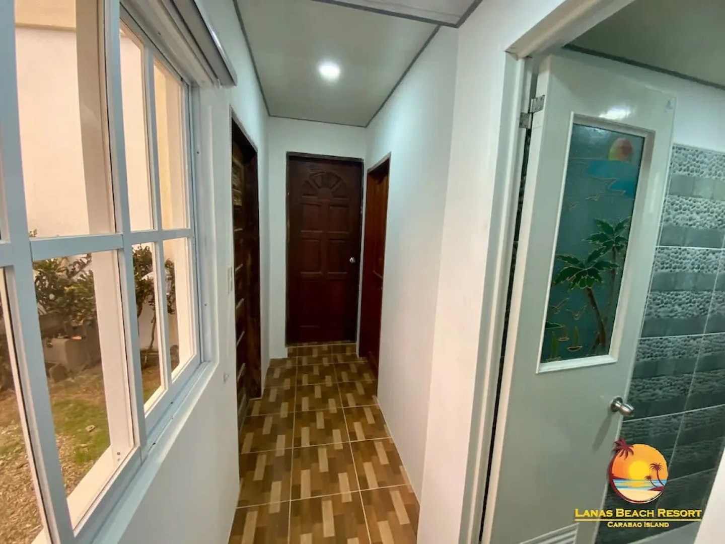 Lanas Beach Resort - Carabao Island