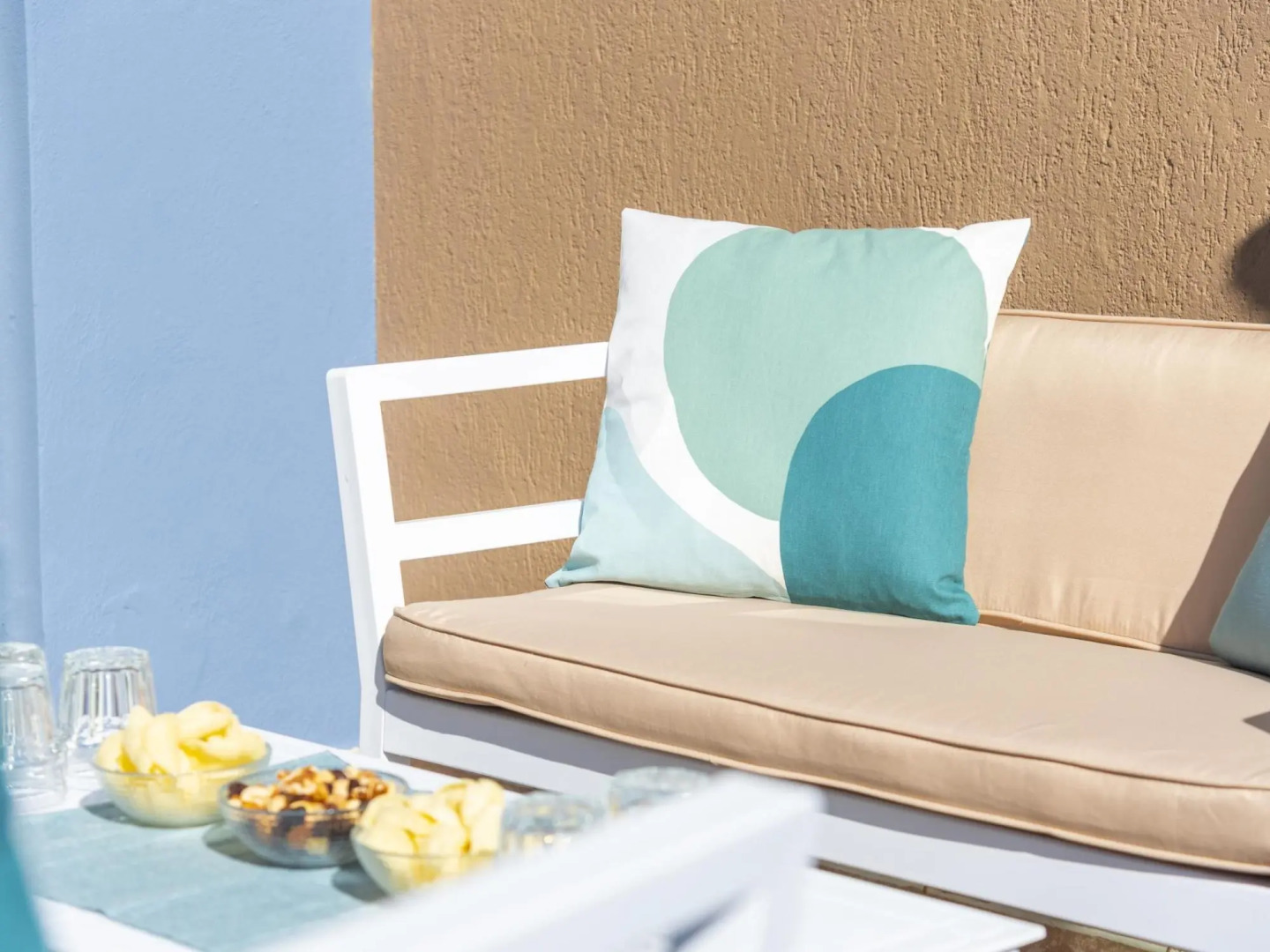 Beach apartment with terrace and private parking