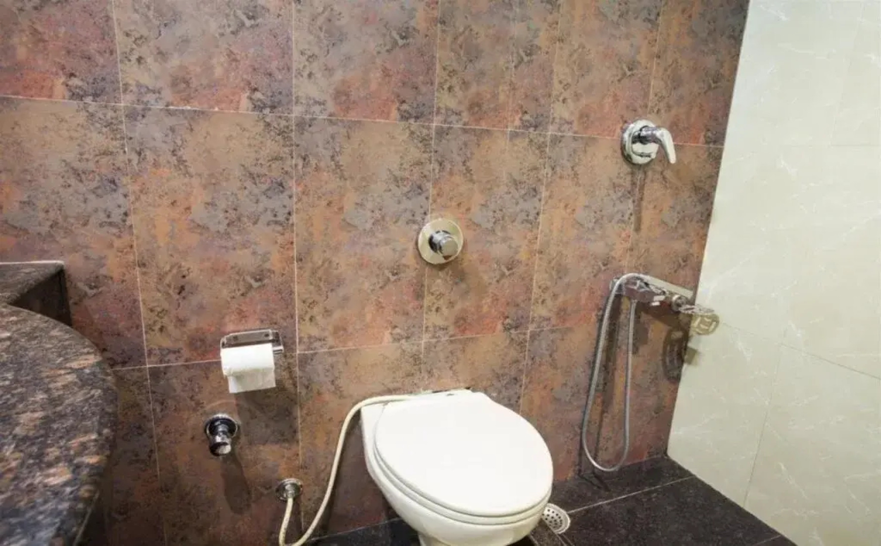 Hotel Raj Continental