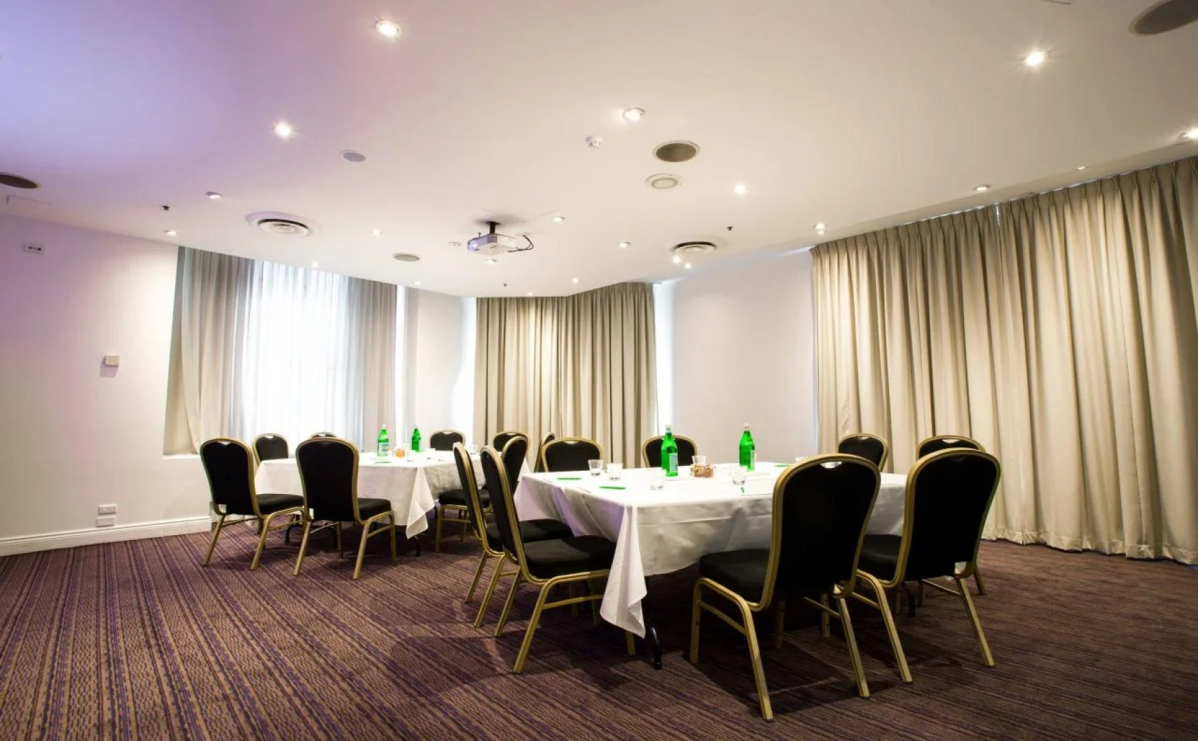 Furama Darling Harbour