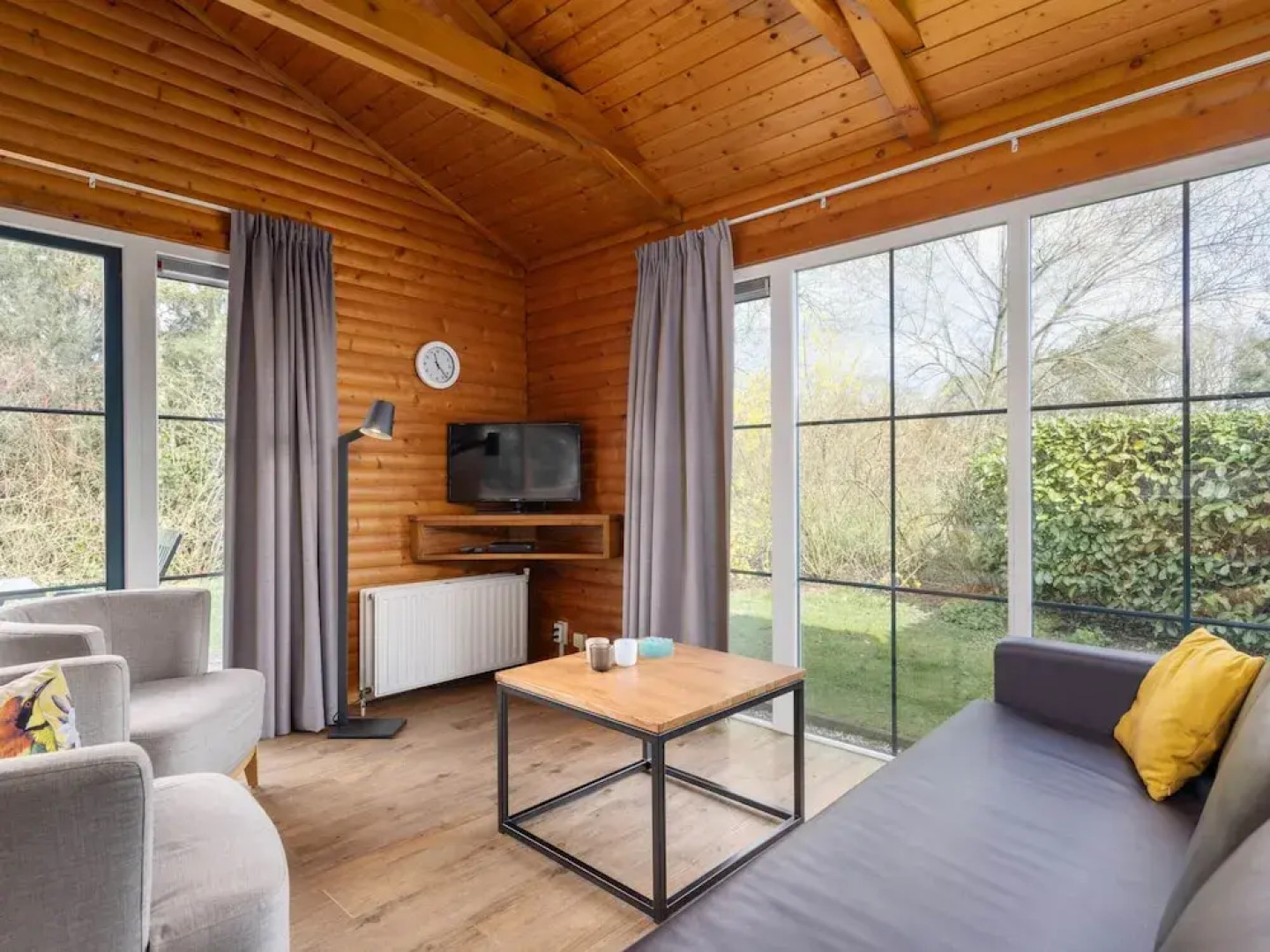 Bungalow in Veluwe Near Harderwijk