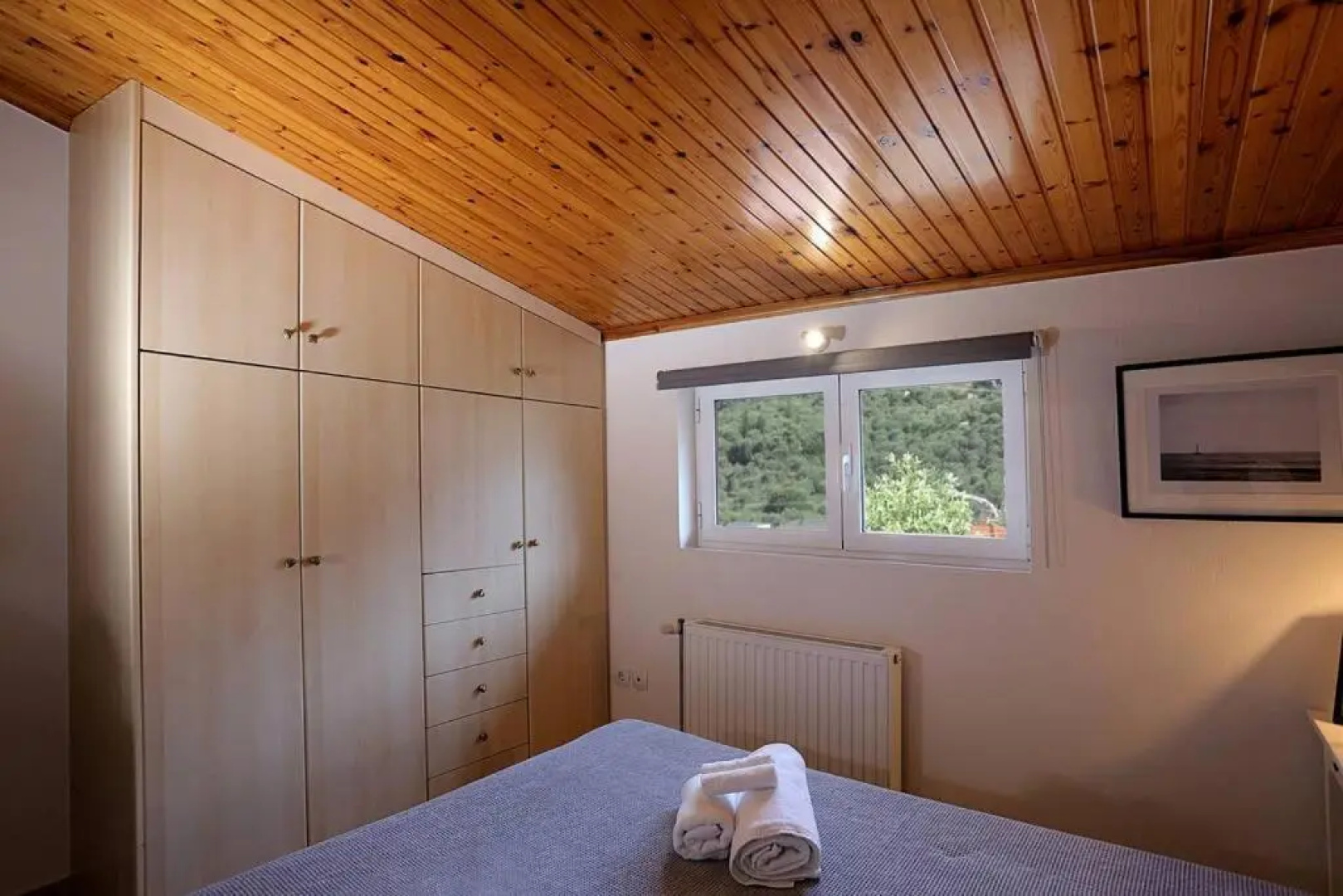 "Elegant & Quiet House"