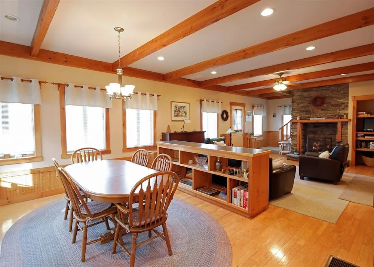Cozy Cove Cottage Limit 6 3 Bedroom Cottage by RedAwning