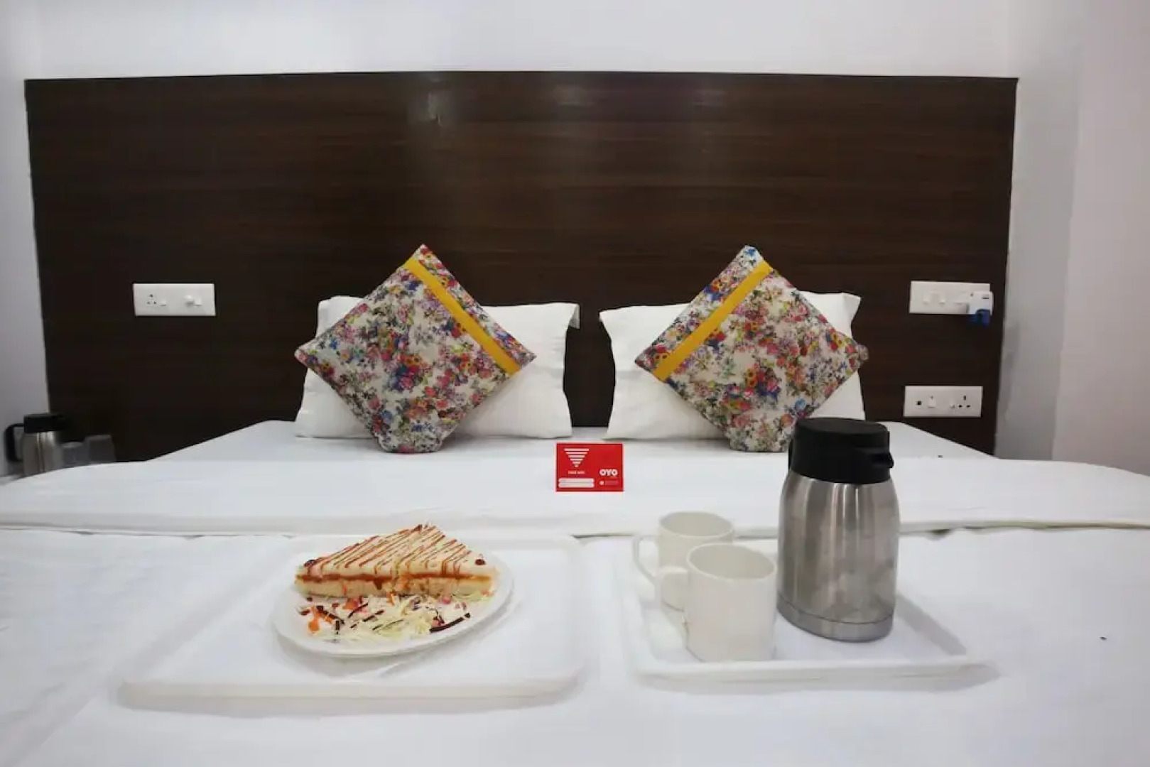 OYO 9049 Pearl Grand