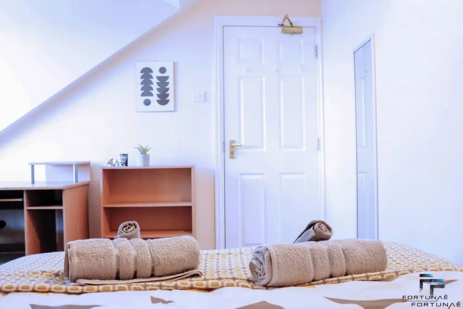 Beautiful 5-bed House Roker Beach