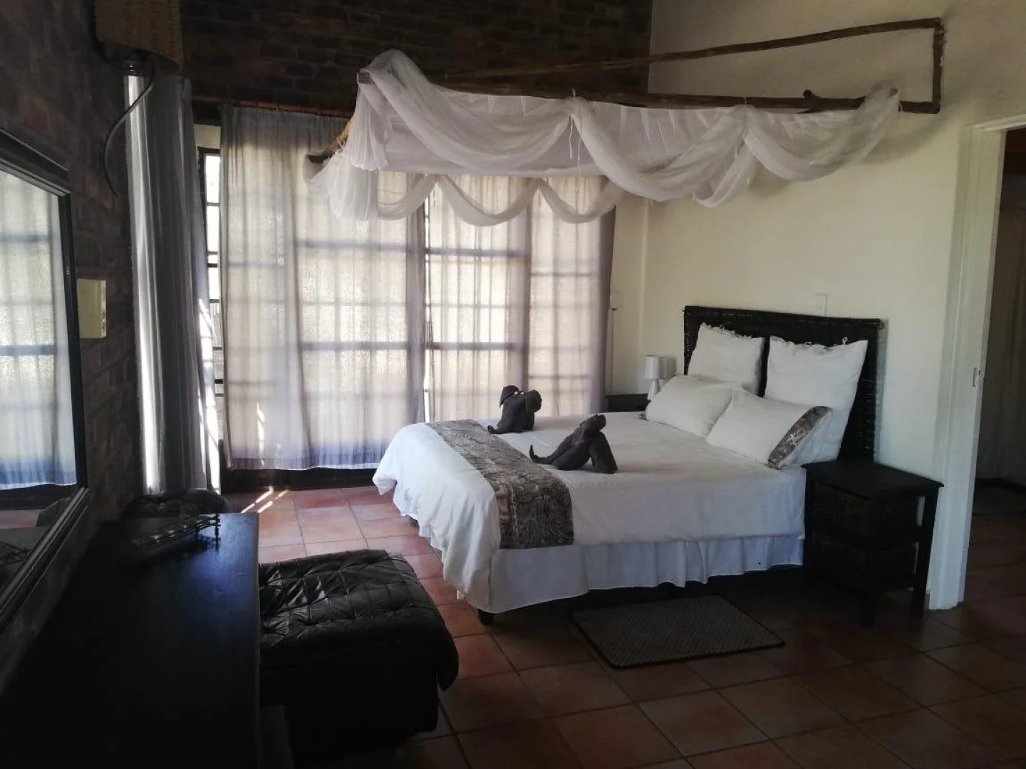 Ama-Zing African Safaris Lodge