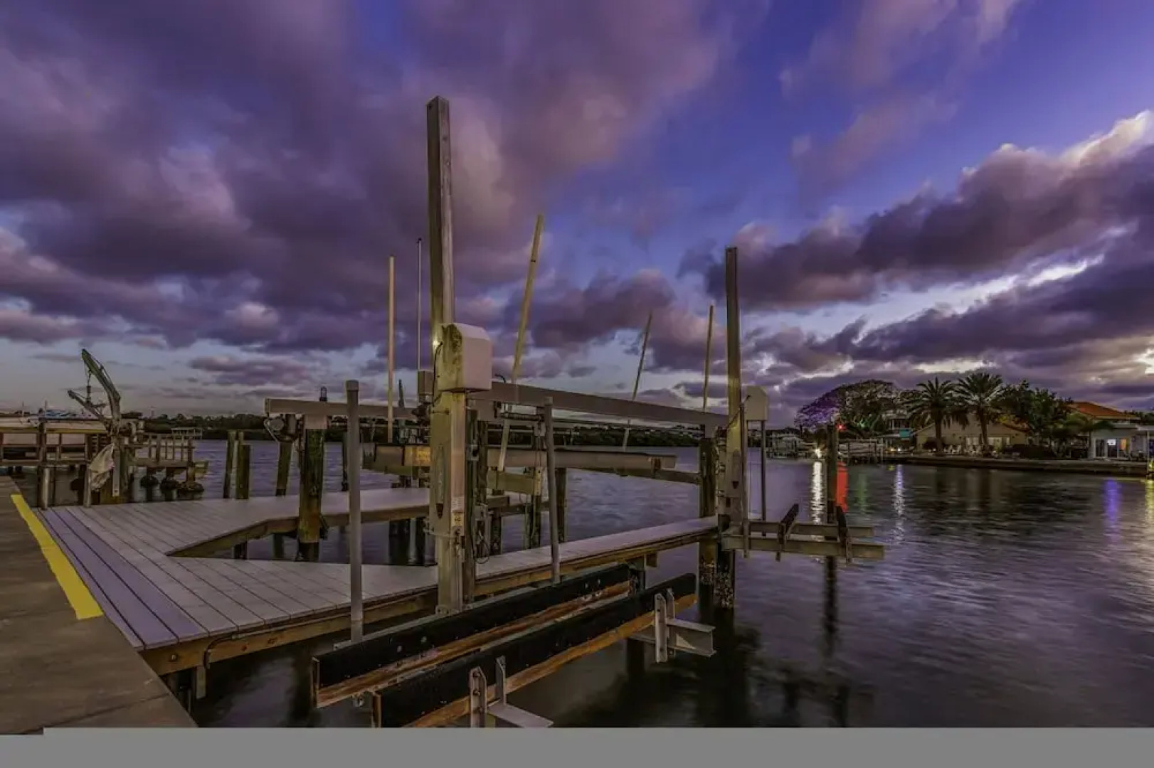 Azule - Waterfront Villa With Private Dock