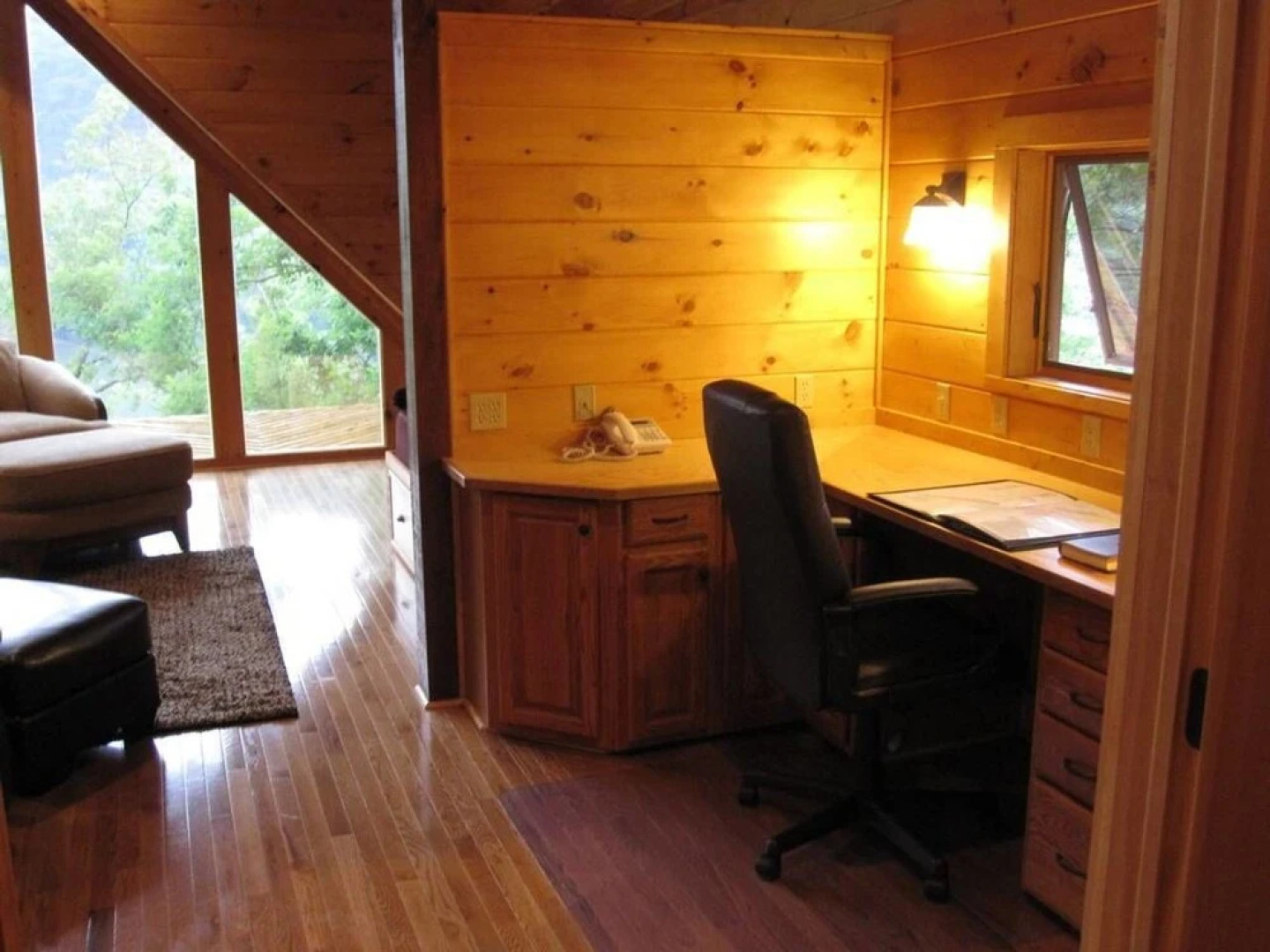 Whipkins Cove Beautiful 3 Bd Lakefront Getaway