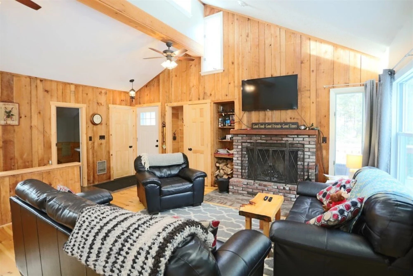 Newly Renovated Private 3 Bedroom Home in Waterville Estates Near Community Center - Bv146e